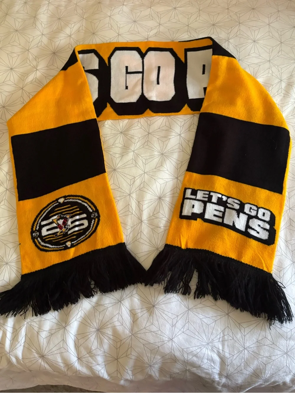 Penguins Hockey ‘Let's Go Pens' Black & Gold Fan Scarf